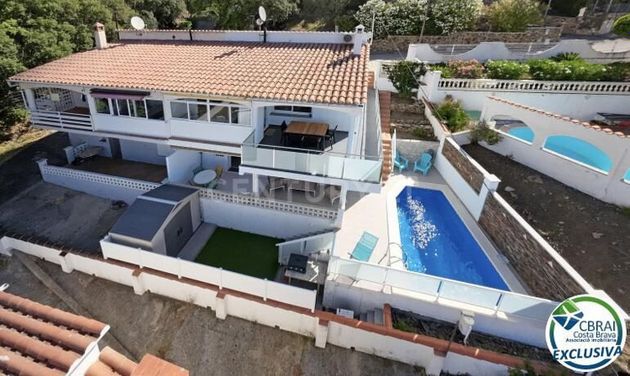 Foto 1 de Casa en venda a calle Osca de 4 habitacions amb piscina i aire acondicionat