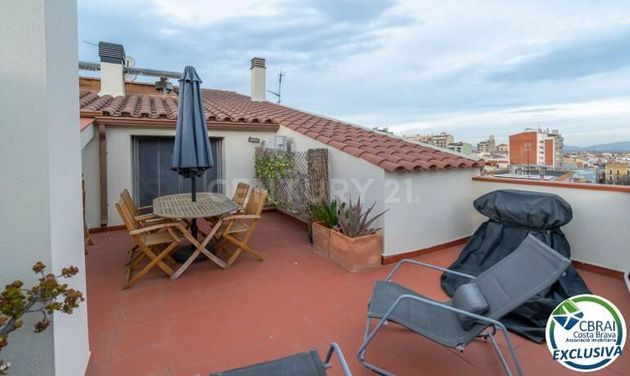 Foto 1 de Piso en venta en calle De L'empordà de 3 habitaciones con terraza y piscina