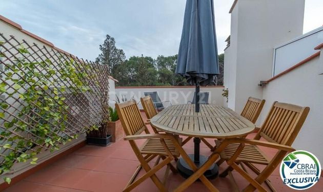Foto 2 de Pis en venda a calle De L'empordà de 3 habitacions amb terrassa i piscina