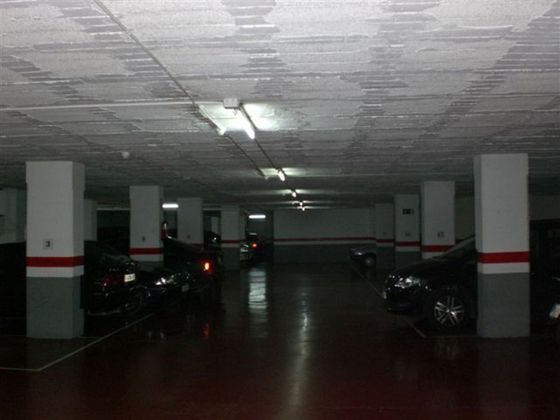 Foto 2 de Garaje en alquiler en calle De Rocafort de 4 m²