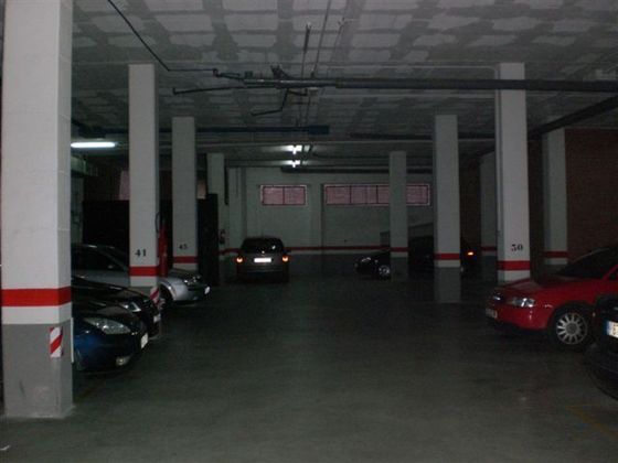 Foto 1 de Alquiler de garaje en avenida Lluís Companys de 18 m²