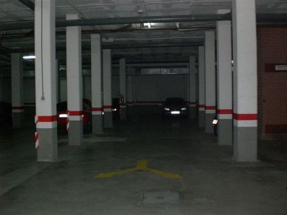 Foto 2 de Alquiler de garaje en avenida Lluís Companys de 18 m²