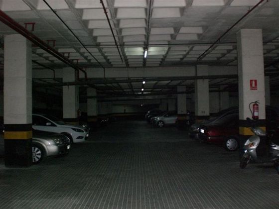 Foto 2 de Alquiler de garaje en calle Dels Almogàvers de 2 m²