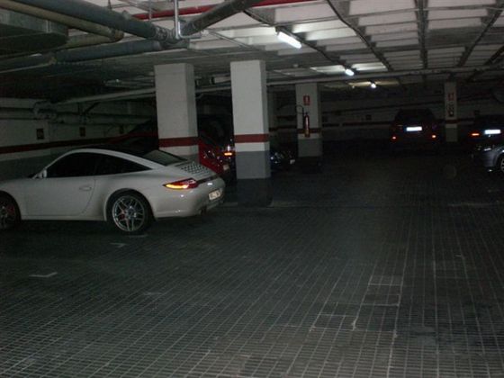 Foto 2 de Garaje en alquiler en calle De Descartes de 2 m²