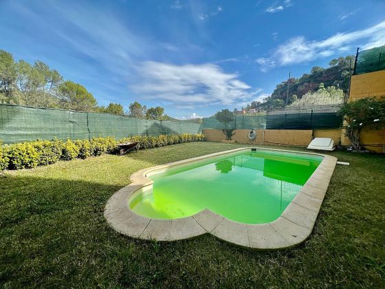 Foto 2 de Casa en venda a Corbera de Llobregat de 5 habitacions amb terrassa i piscina