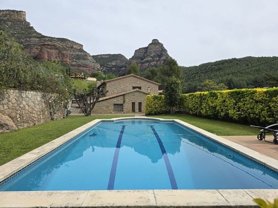 Foto 1 de Venta de casa en calle Vallblanca de 6 habitaciones con terraza y piscina