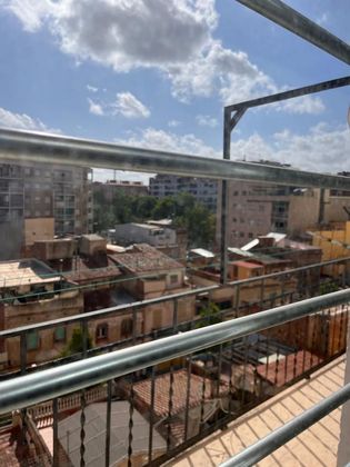 Foto 2 de Pis en venda a La Marina de Port de 3 habitacions amb balcó i aire acondicionat