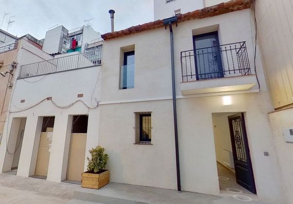 Foto 1 de Xalet en venda a pasaje Sant Pere Mes Alt de 3 habitacions amb terrassa i garatge