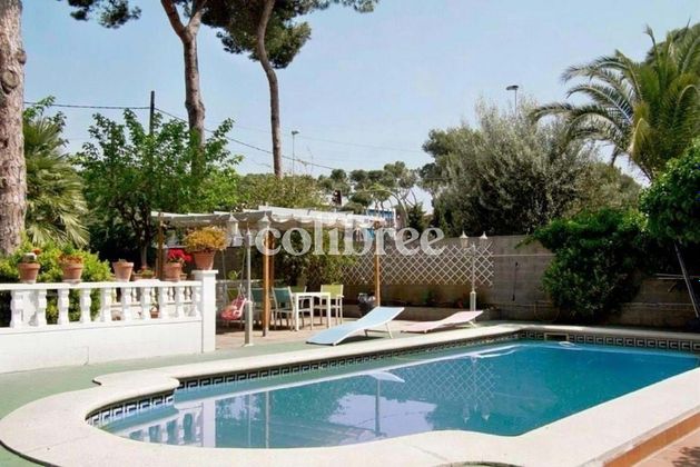 Foto 1 de Xalet en venda a La Pineda de 5 habitacions amb terrassa i piscina