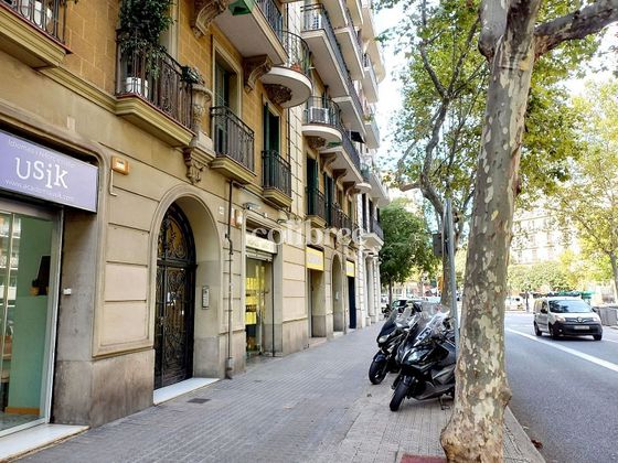 Foto 1 de Alquiler de local en calle De Còrsega con aire acondicionado
