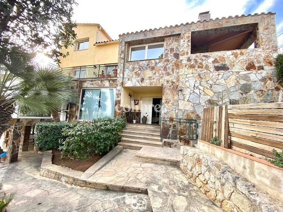Foto 1 de Casa en venta en Montmar de 8 habitaciones con terraza y piscina