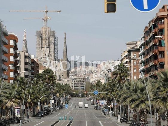 Foto 2 de Alquiler de local en La Sagrada Família con aire acondicionado