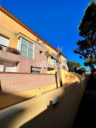 Foto 1 de Casa en venda a La Pineda de 4 habitacions amb terrassa i piscina