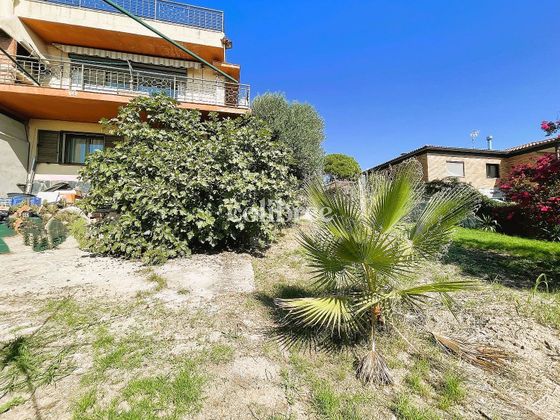 Foto 1 de Chalet en venta en Santa Eulàlia de Ronçana de 6 habitaciones con terraza y jardín