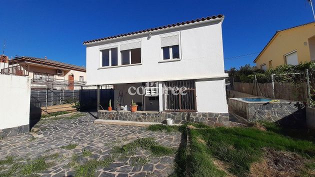 Foto 2 de Chalet en venta en Cànoves i Samalús de 5 habitaciones con terraza y piscina