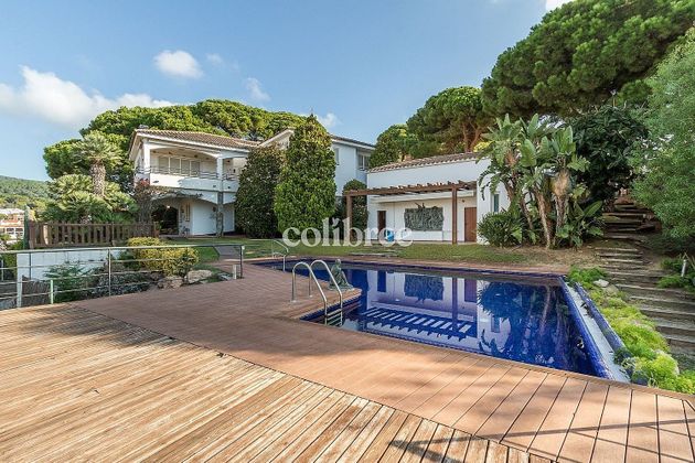 Foto 1 de Xalet en venda a Canet de Mar de 7 habitacions amb terrassa i piscina