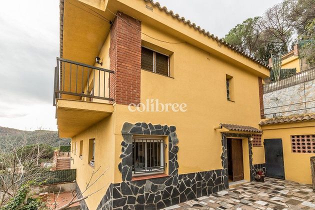Foto 2 de Casa adossada en venda a Argentona de 5 habitacions amb terrassa i balcó