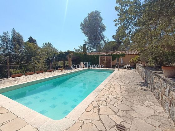 Foto 1 de Casa rural en venta en Les Fonts de 6 habitaciones con piscina y balcón