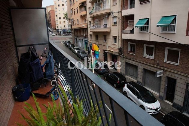 Foto 2 de Piso en venta en El Turó de la Peira de 3 habitaciones con terraza y balcón
