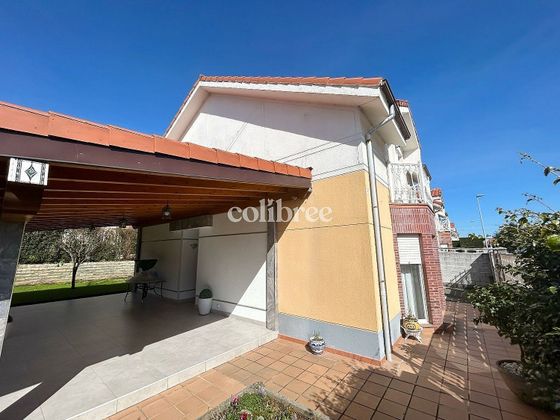 Foto 2 de Casa adossada en venda a Santa Cruz de Bezana de 4 habitacions amb terrassa i garatge