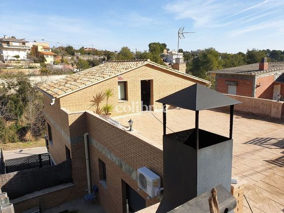 Foto 1 de Venta de casa en Castellnou - Can Mir - Sant Muç de 4 habitaciones con terraza y piscina