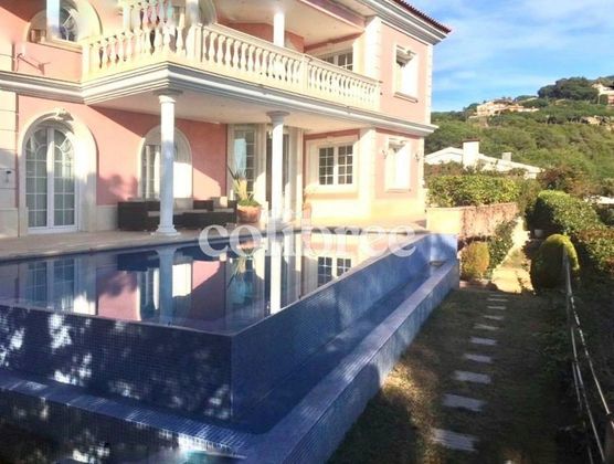 Foto 1 de Chalet en alquiler en Cabrils de 5 habitaciones con terraza y piscina