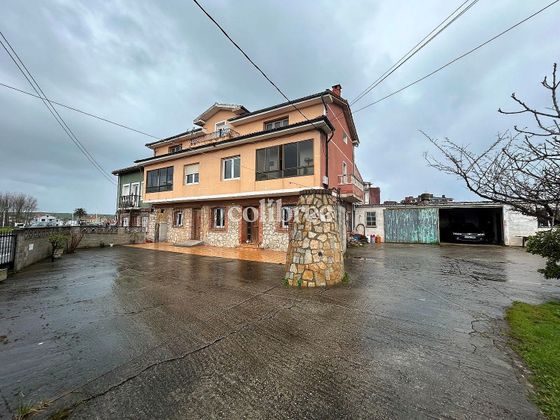 Foto 1 de Casa adossada en venda a Santa Cruz de Bezana de 6 habitacions amb terrassa i jardí