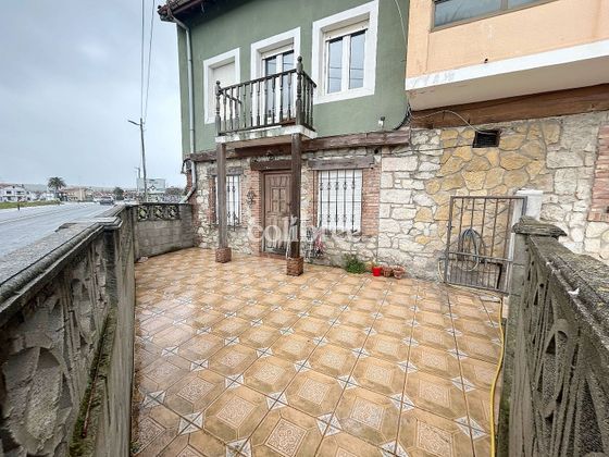 Foto 2 de Casa adossada en venda a Santa Cruz de Bezana de 6 habitacions amb terrassa i jardí