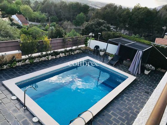 Foto 1 de Casa en venda a Abrera de 5 habitacions amb terrassa i piscina