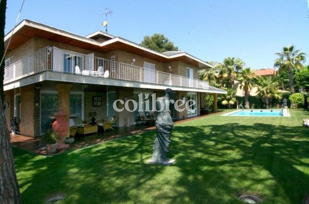 Foto 2 de Casa en venda a Tiana de 10 habitacions amb terrassa i piscina