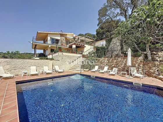 Foto 1 de Venta de chalet en Tossa De Mar de 7 habitaciones con terraza y piscina