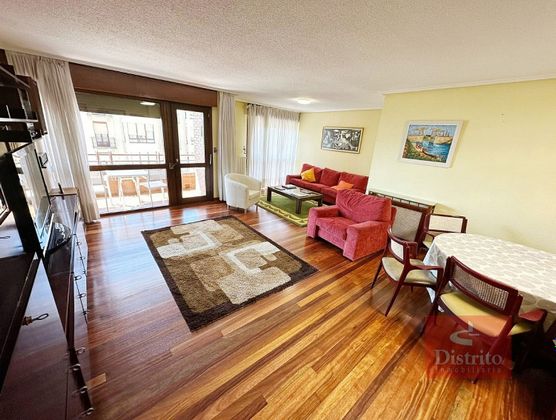 Foto 2 de Pis en venda a Puerto Chico de 3 habitacions amb terrassa i calefacció