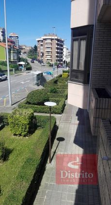 Foto 1 de Venta de piso en Valdenoja - La Pereda de 2 habitaciones con terraza y garaje