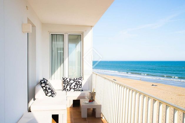 Foto 2 de Pis en lloguer a Gavà Mar de 3 habitacions amb terrassa i piscina