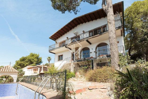 Foto 1 de Chalet en venta en Montmar de 4 habitaciones con terraza y piscina