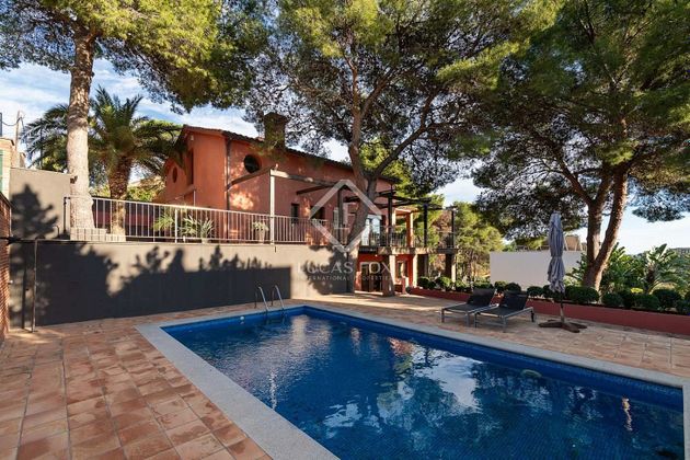 Foto 1 de Chalet en venta en Montmar de 5 habitaciones con terraza y piscina