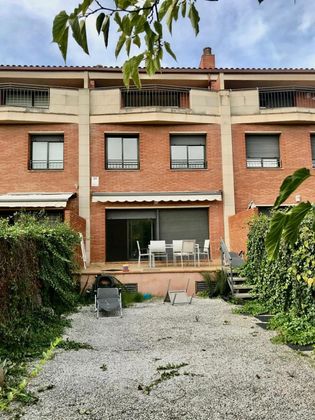 Foto 2 de Casa adosada en venta en Mira-sol de 3 habitaciones con terraza y garaje