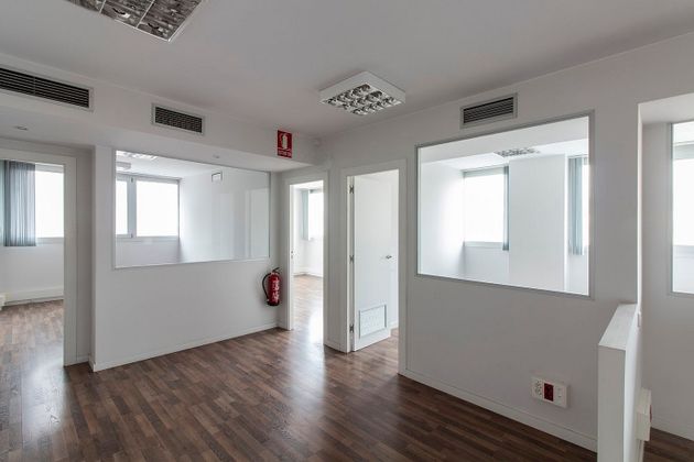 Foto 2 de Oficina en alquiler en La Sagrera con aire acondicionado y calefacción