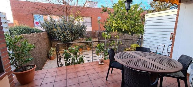 Foto 1 de Casa en venda a Centre - Castellar del Vallès de 5 habitacions amb terrassa i jardí