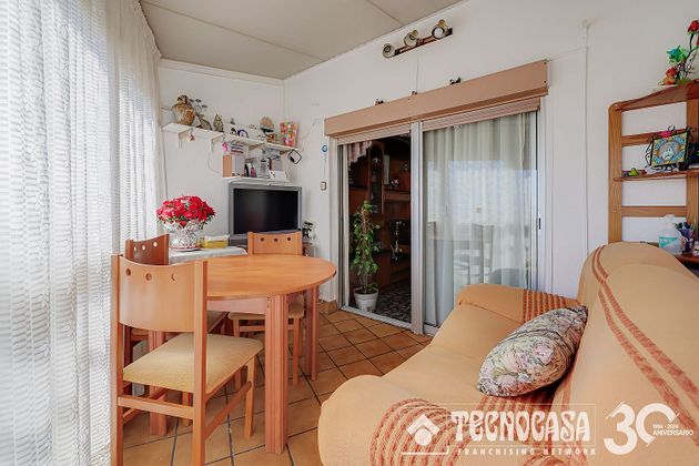 Foto 2 de Àtic en venda a Vinyets - Molí Vell de 3 habitacions amb terrassa i aire acondicionat