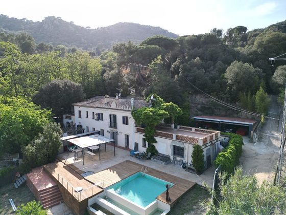 Foto 1 de Venta de casa en Òrrius de 4 habitaciones con terraza y piscina