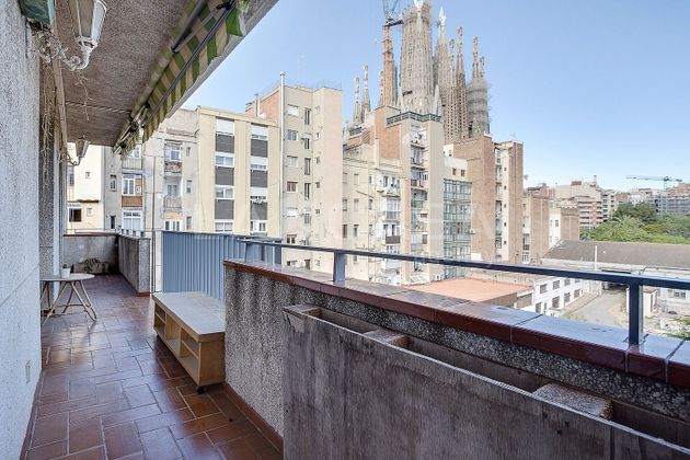 Foto 1 de Pis en venda a La Sagrada Família de 4 habitacions amb balcó i calefacció