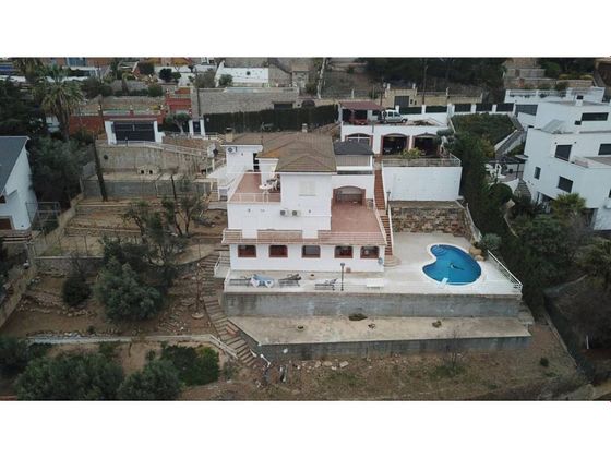 Foto 1 de Casa en venda a Santa Susanna de 5 habitacions amb terrassa i piscina