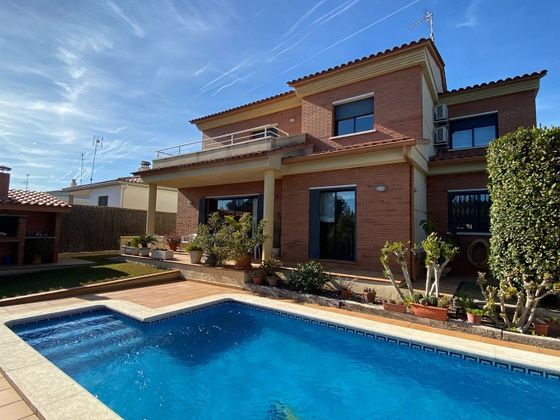 Foto 1 de Chalet en venta en Mas Mel - Bellamar de 4 habitaciones con terraza y piscina