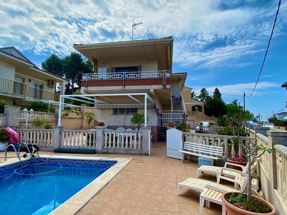 Foto 2 de Venta de chalet en Residencial de 4 habitaciones con terraza y piscina