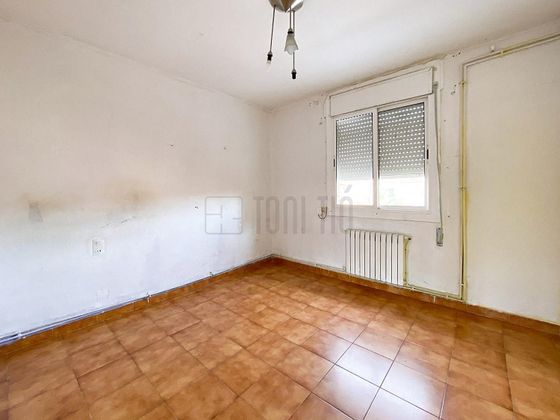 Foto 2 de Pis en venda a Espronceda - Campoamor - Santa Pau de 3 habitacions amb balcó i calefacció