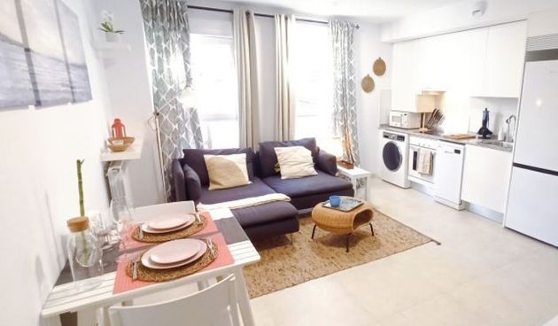 Foto 1 de Estudio en alquiler en Berruguete con muebles y aire acondicionado