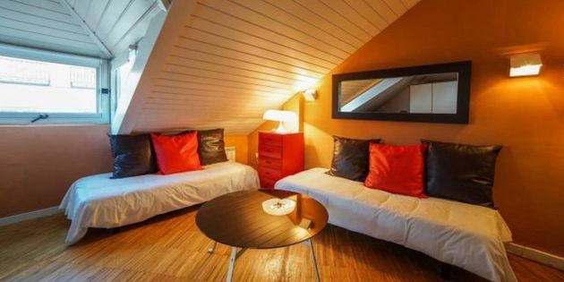 Foto 1 de Piso en alquiler en Sol de 2 habitaciones con muebles y aire acondicionado