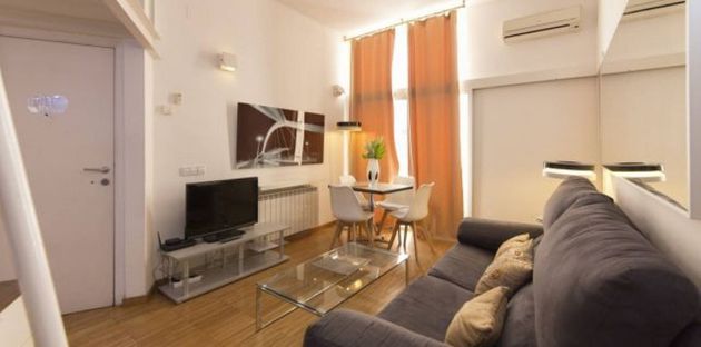 Foto 1 de Piso en alquiler en Sol de 3 habitaciones con muebles y aire acondicionado