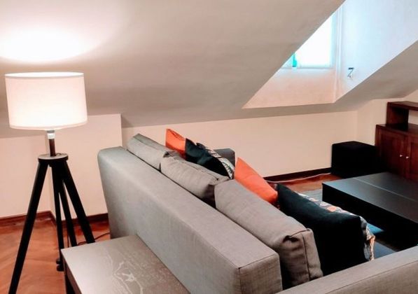 Foto 2 de Piso en alquiler en Centro - Valladolid de 1 habitación con muebles y aire acondicionado